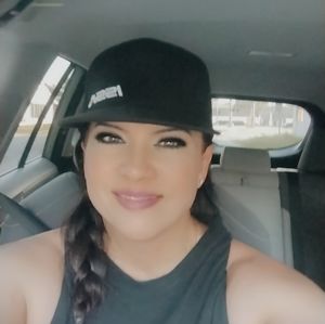 Meet your Posher, Adrianne